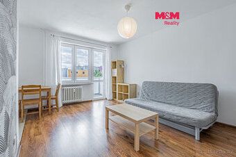 Nabízím Vám k prodeji byt o dispozici 2+1 a podlahové ploše 