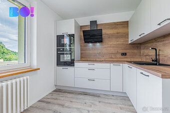 Nabízím Vám k prodeji byt o dispozici 2+1 a podlahové ploše 