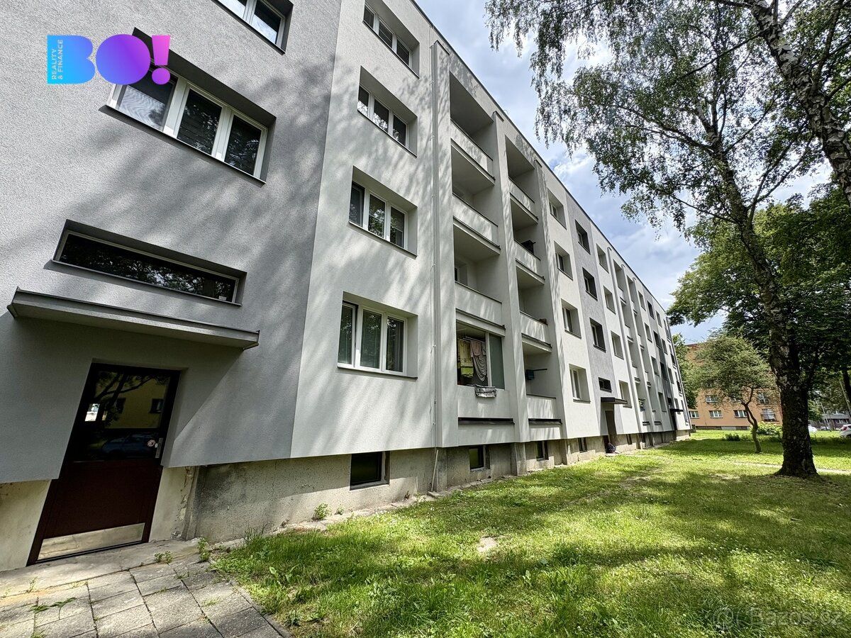 Nabízím Vám k prodeji byt o dispozici 2+1 a podlahové ploše 