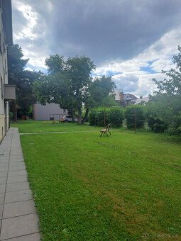 Moderní bydlení s výhledem a atmosférou klidu v Pardubicích.