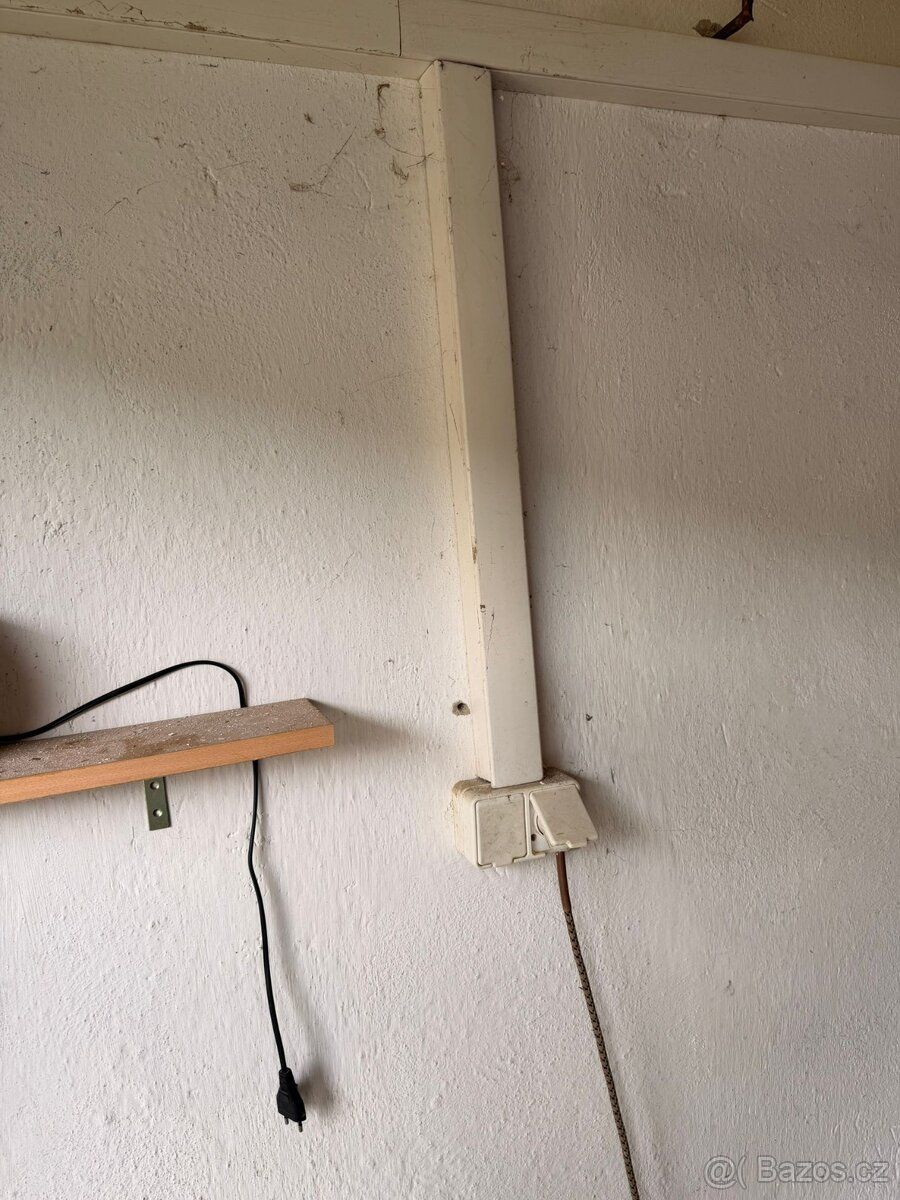 Prodám garáž v osobním vlastnictví v Krupce-Maršově. S elekt