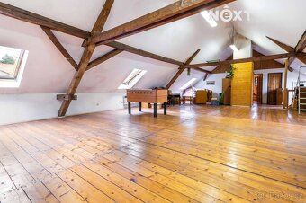 Prostorný rodinný dům 197 m² s garáží a potenciálem, Lužná u