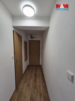 Nabízíme k dlouhodobému pronájmu útulný mezonetový podkrovní