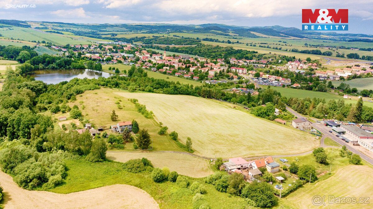Prodej stavební parcely o výměře 717 m2 v klidné lokalitě mě
