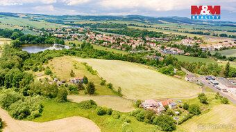 Prodej stavební parcely o výměře 717 m2 v klidné lokalitě mě
