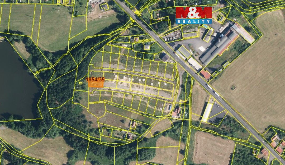 Prodej stavební parcely o výměře 717 m2 v klidné lokalitě mě