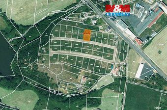 Prodej stavební parcely o výměře 717 m2 v klidné lokalitě mě