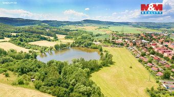 Prodej stavební parcely o výměře 717 m2 v klidné lokalitě mě