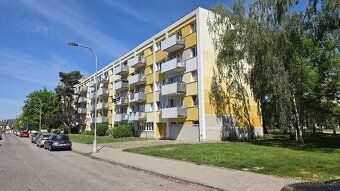 Pronájem nově zrekonstruovaného bytu 3+kk s balkonem a klima
