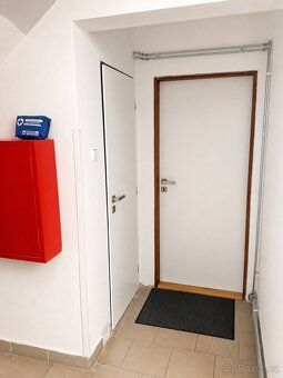 Pronájem kosmického prostoru 11 m2 Vice informace volejte 77