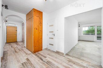Nabízíme k prodeji prostorný byt o dispozici 4+1 s podlahovo