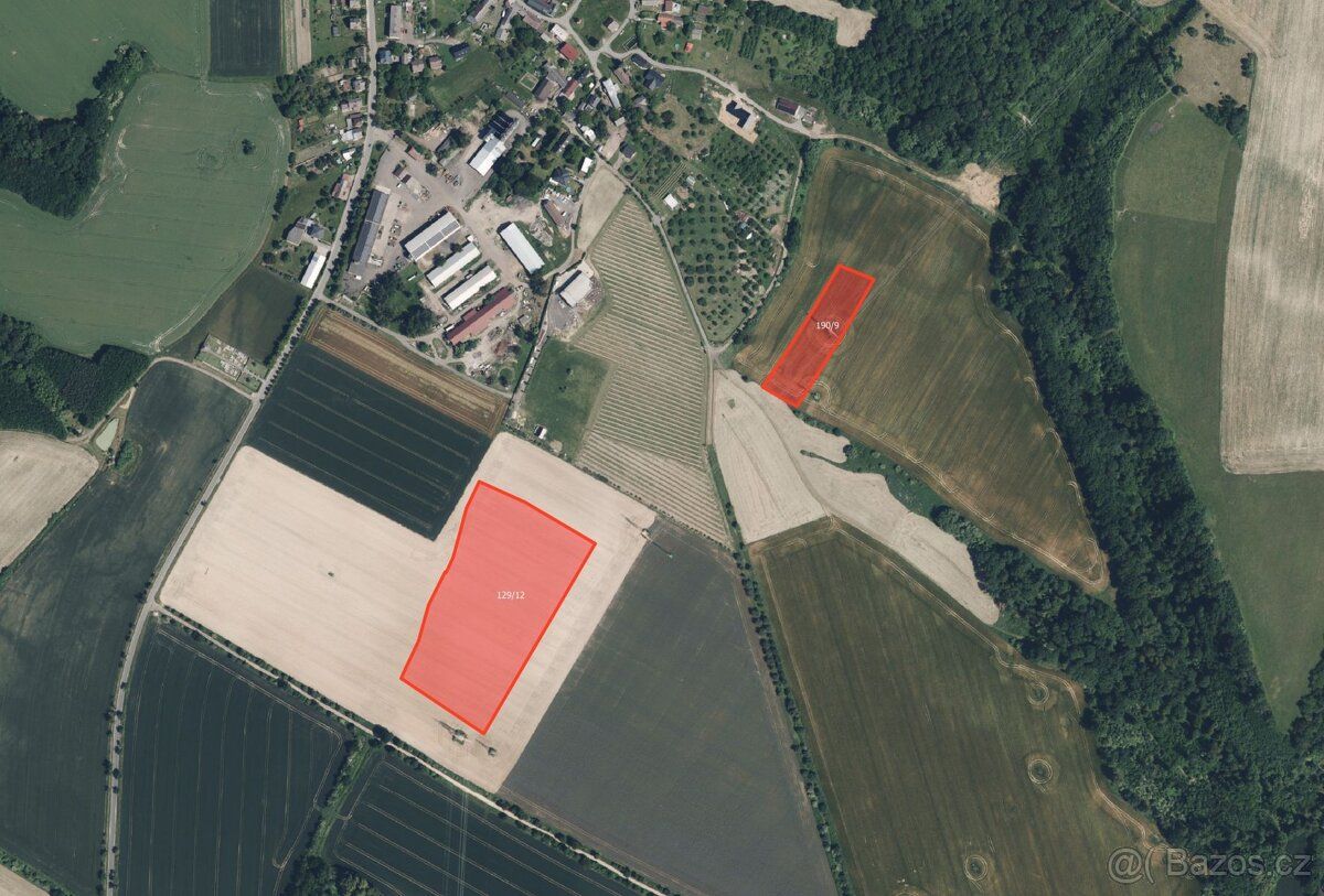V katastrálních územích Jivina a Klášter Hradiště nad Jizero