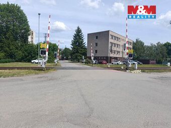 Pronájem provozních ploch 2 407 m² v klidné části Rychnova n