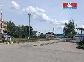 Pronájem provozních ploch 2 407 m² v klidné části Rychnova n
