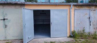 Nabízím k dlouhodobému pronájmu garáž po celkové rekonstrukc