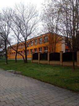 Prodám byt v OV v centru Loun, 39m2 +2 sklepy,ve 3.p,bez vyt