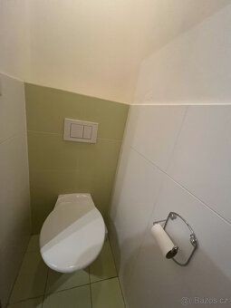 Nabízíme Vám exkluzivní příležitost k pronájmu prostorného a