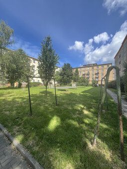 Nabízíme Vám exkluzivní příležitost k pronájmu prostorného a
