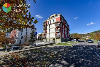 Nabízíme k pronájmu pěkný, cihlový byt 1+kk ve 3.NP cihlovéh