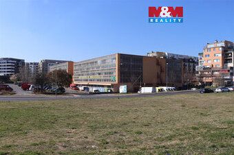 PRODÁMD RUŽSTEVNÍ PODÍL V GARÁŽOVÉM DOMĚ Oplocené garážové s