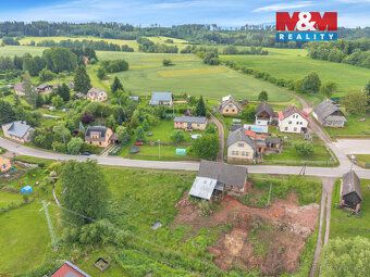 Prodej stavebního pozemku 573 m² v klidné části obce Borovni