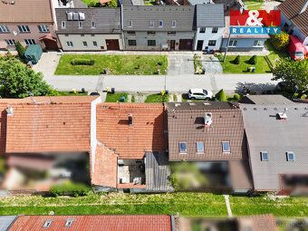 Nabízíme Vám k prodeji řadový rodinný dům v obci Kostelec na