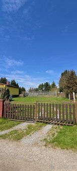 Prodám stavební pozemek,813m2,/městská voda,elektřina,slunný