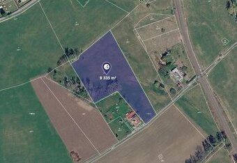Prodám stavební pozemek,813m2,/městská voda,elektřina,slunný