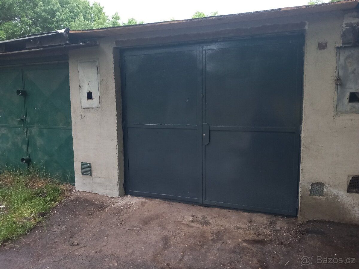 Pronajmu velkou 22m2 garáž s elektřinou v Ostravě Přívoze na