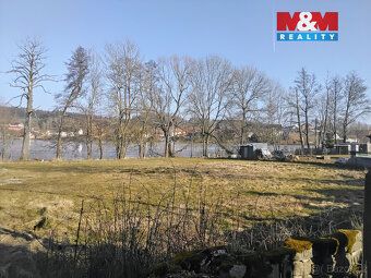 Nabízíme k prodeji pozemek o výměře 1266 m² určený k výstavb