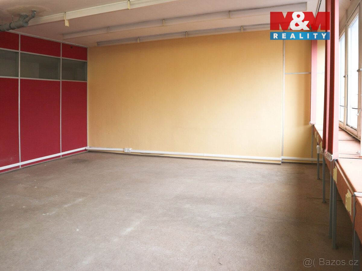 Nabízíme k pronájmu komerční prostory v Ústí nad Orlicí o ro