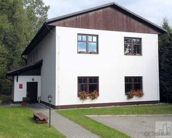 Nabízím k dlouhodobému pronájmu nově zrekonstruovaný apartmá