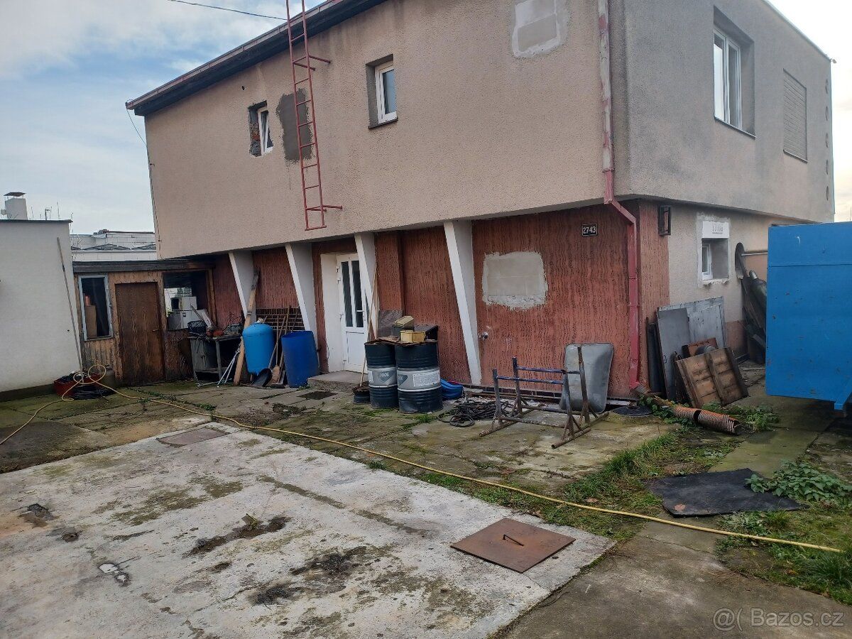 Prodám Šumperak 4+1, dvě koupelny, garáž balkon. Byt po komp