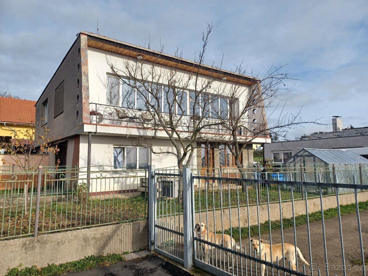 Prodám Šumperak 4+1, dvě koupelny, garáž balkon. Byt po komp