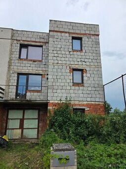 Prodám Šumperak 4+1, dvě koupelny, garáž balkon. Byt po komp