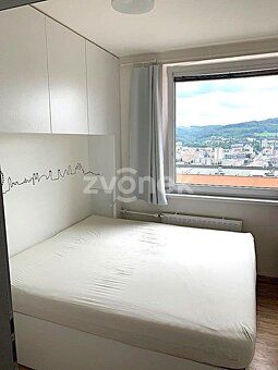 Ev.č. ZL04749 Nabízíme k pronájmu světlý a velmi příjemný by