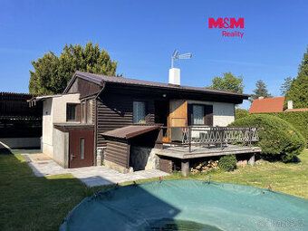 Pronájem oploceného pozemku (418 m²) u potoka – vaše oáza kl