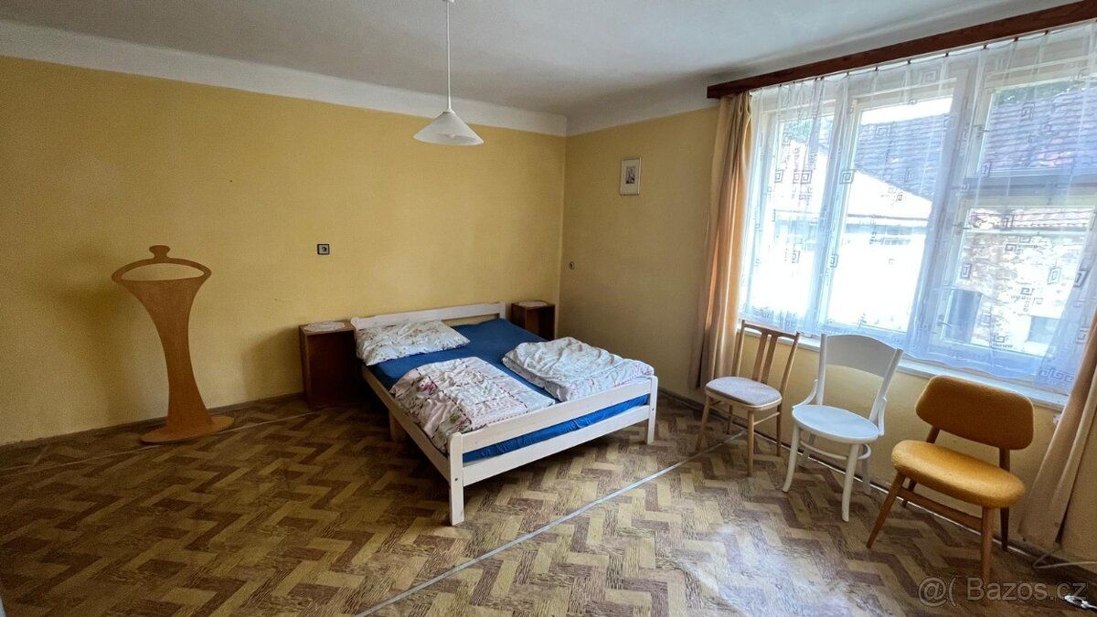 Pronajmu 2 pokoje v Lukavci, velikosti od 15, 20m2, více inf