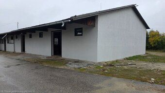 Nabízíme k pronájmu zateplenou halu po rekonstrukci 245m². K