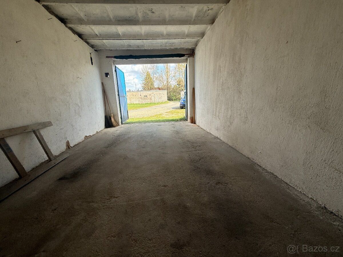 Dobrý den, pronajmu garáž na Cihelně o výměře 20 m². Garáž j