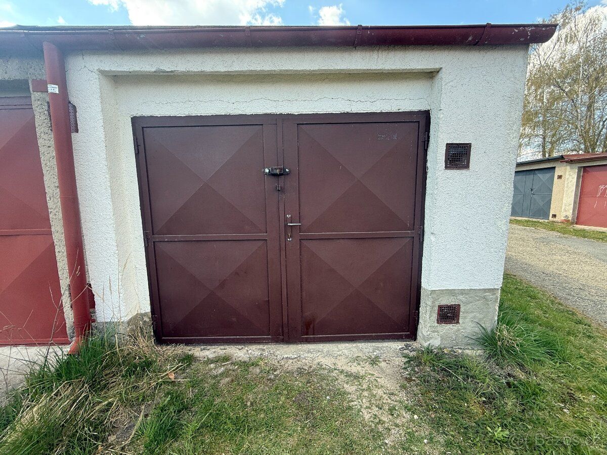 Dobrý den, pronajmu garáž na Cihelně o výměře 20 m². Garáž j