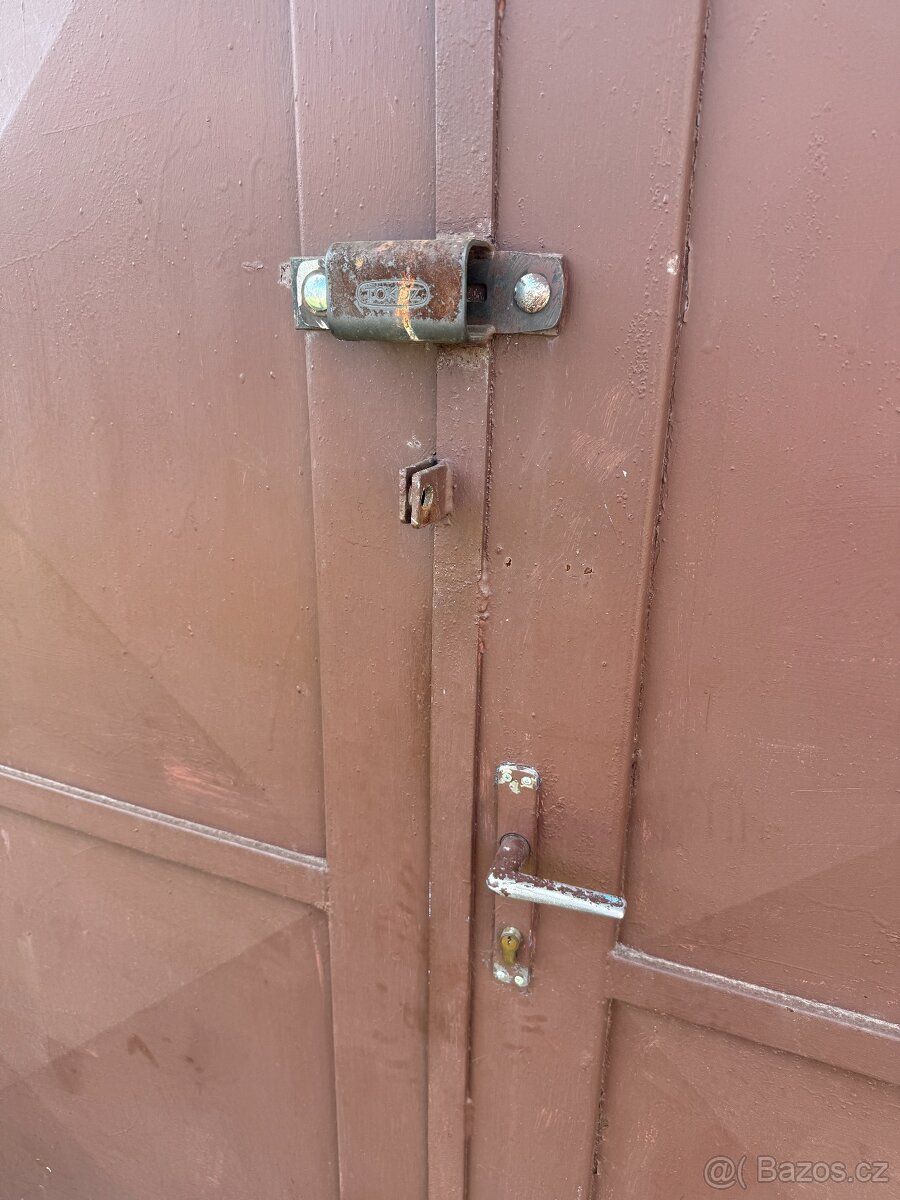 Dobrý den, pronajmu garáž na Cihelně o výměře 20 m². Garáž j