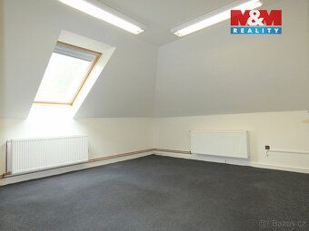 K pronájmu aktuálně v nabídce 2x 20 m², kancelářská místnost