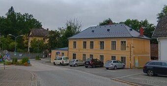 Dům v okolí Jindřichova Hradce. Slušné jednání a reaguji na 