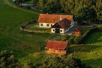 Dům v okolí Jindřichova Hradce. Slušné jednání a reaguji na 