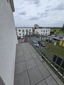 Nabízím Vám k pronájmu světlý a moderně řešený byt o dispozi