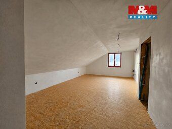 Nabízíme k prodeji prostorný rodinný dům v obci Libhošť s už