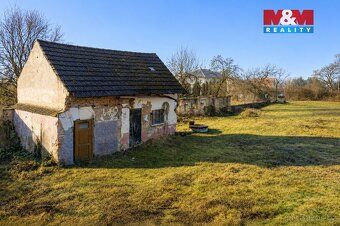 Nabízíme k prodeji pozemek o rozloze 860 m² určený k bydlení