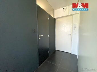 Nabízíme pronájem bytu 1+1 o výměře 32 m² v 1. patře panelov