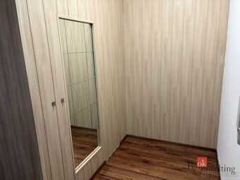 Pronájem bytu 3+1 s balkonem, 68 m², poslední patro – ul. Vá